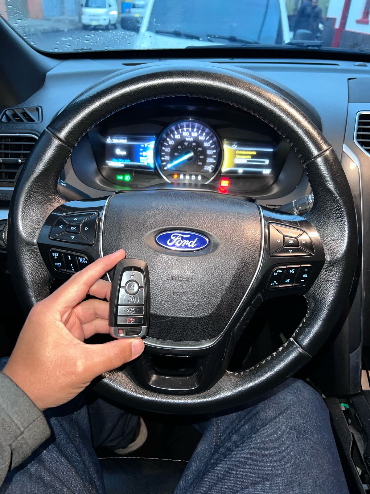 Cerrajería automotriz Llaves con chip Servicios de cerrajería de emergencia Reprogramación de llaves Cerraduras electrónicas para autos Llaves inteligentes para vehículos Reemplazo de llaves automotrices Apertura de coches sin llave