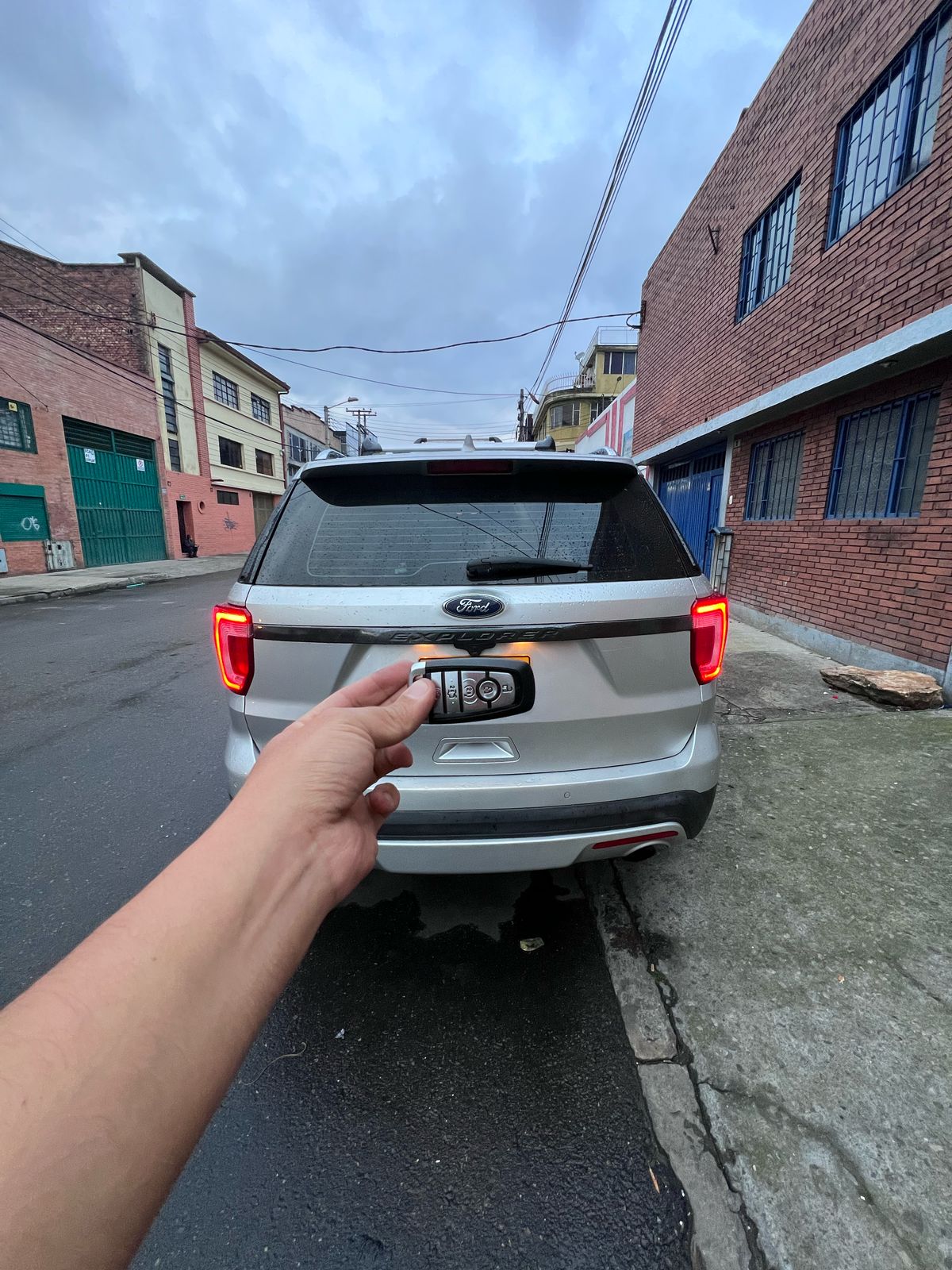 Cerrajería automotriz Llaves con chip Servicios de cerrajería de emergencia Reprogramación de llaves Cerraduras electrónicas para autos Llaves inteligentes para vehículos Reemplazo de llaves automotrices Apertura de coches sin llave