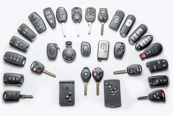 Elaboración de llave vehicular desde cero por perdida total.